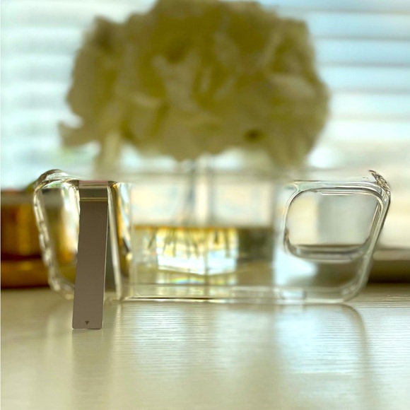 IPhone 13 Pro Max Clear Case with Stand - Picture 4 of 7